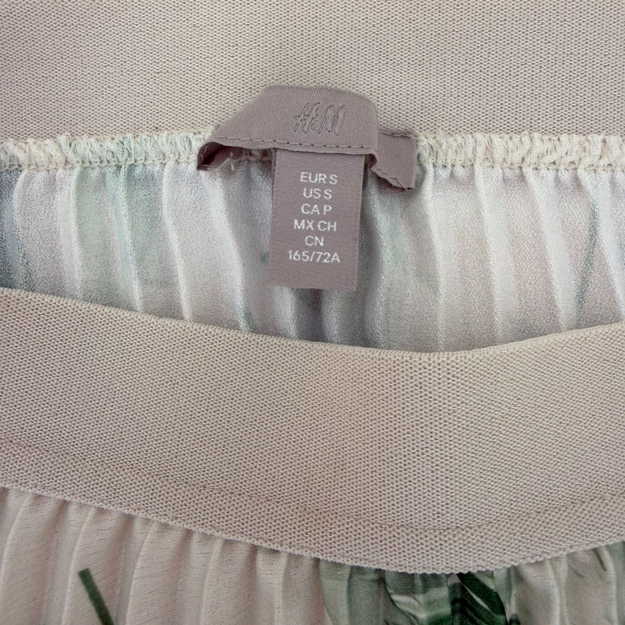 H&M pleated patterned midi skirt (size S)